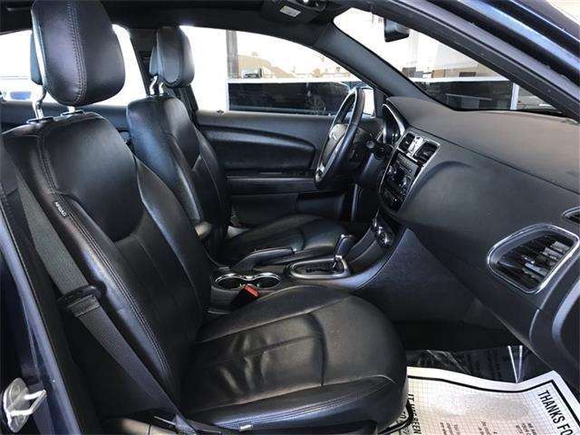 Chrysler 200 2012 photo 11